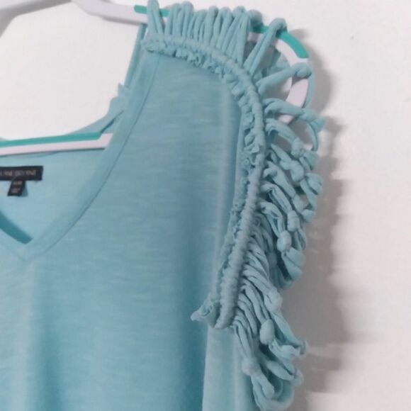 Lane Bryant V neck Top with Knotted Lattice Short Sleeves - Picture 4 of 7